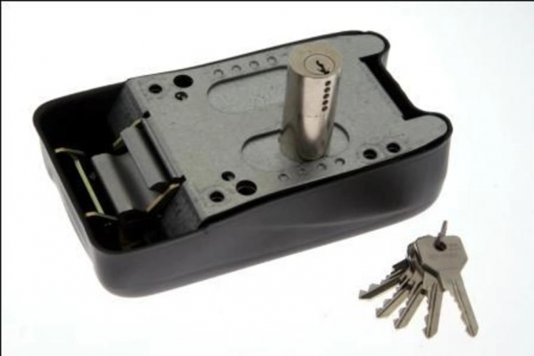 Электромеханический замок CISA 1A731.00.0 для тяжёлых дверей и ворот, накладной монтаж